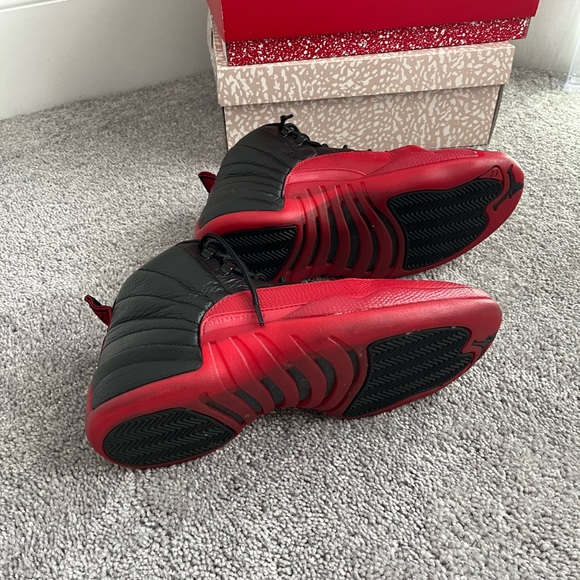 Pre owned Jordan 12 flu games (2016) in good condition. - Picture 4 of 12